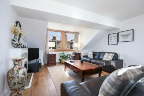 Luxury 3 Bed Royal Mile Apartment